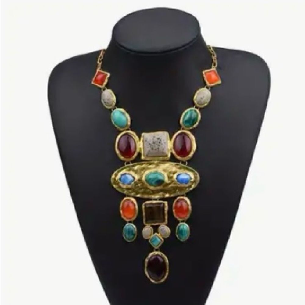 🩵 NEW attractive unique bib style boho statement necklace 🩵